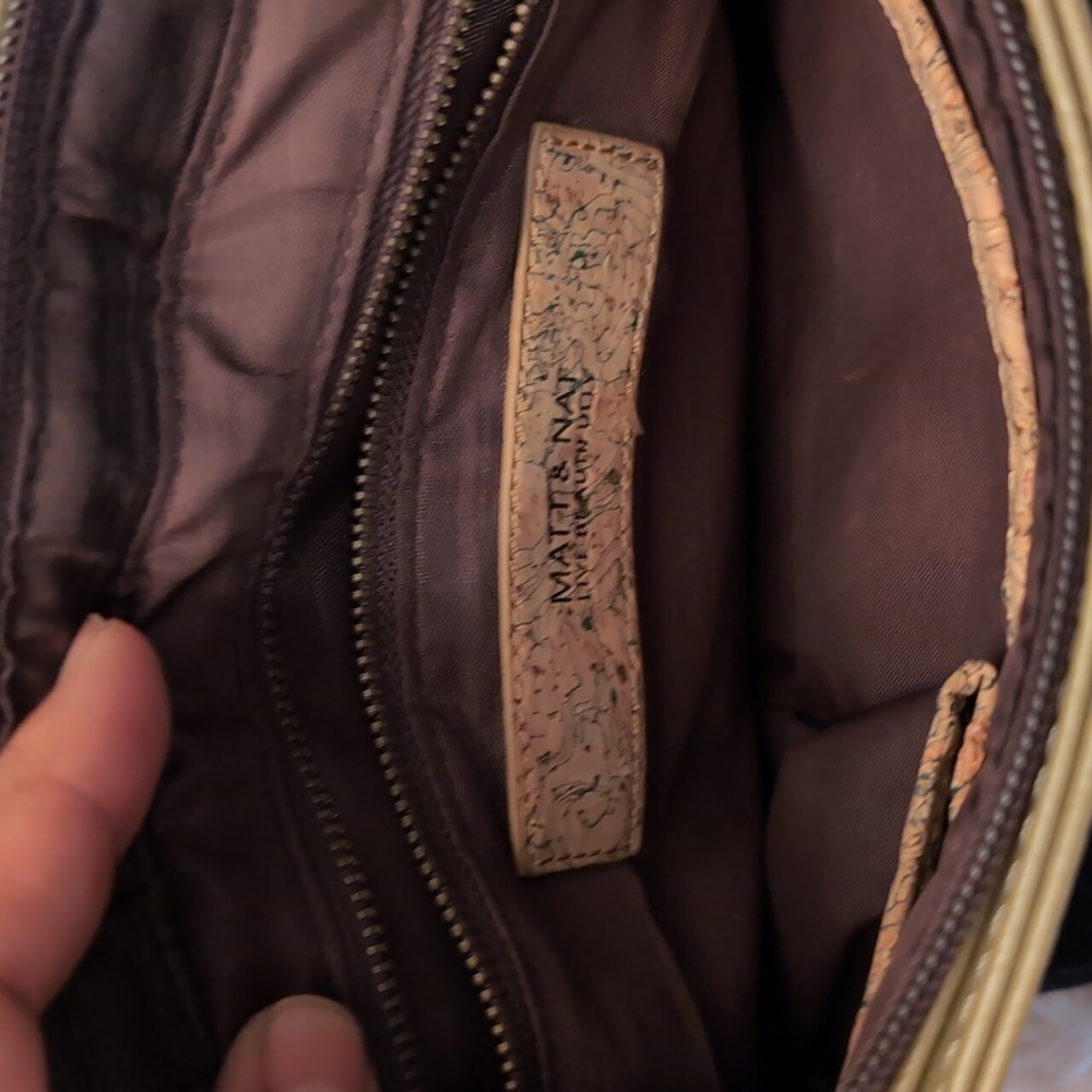 Matt & Nat| Green Vegan Leather Purse - Picture 6 of 10